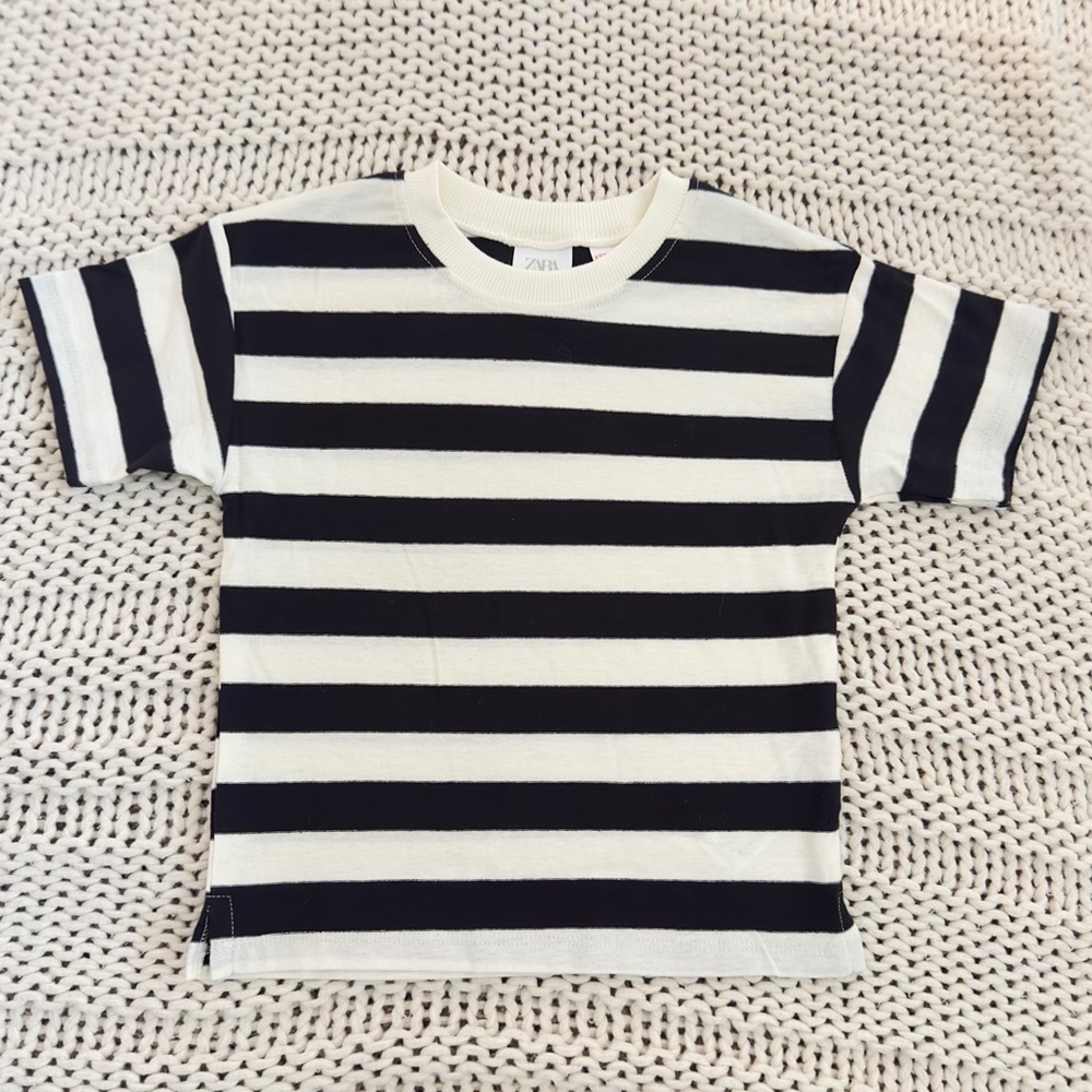 Zara Short Sleeve Black & White Stripped Baby Tee Size 18-24 Months